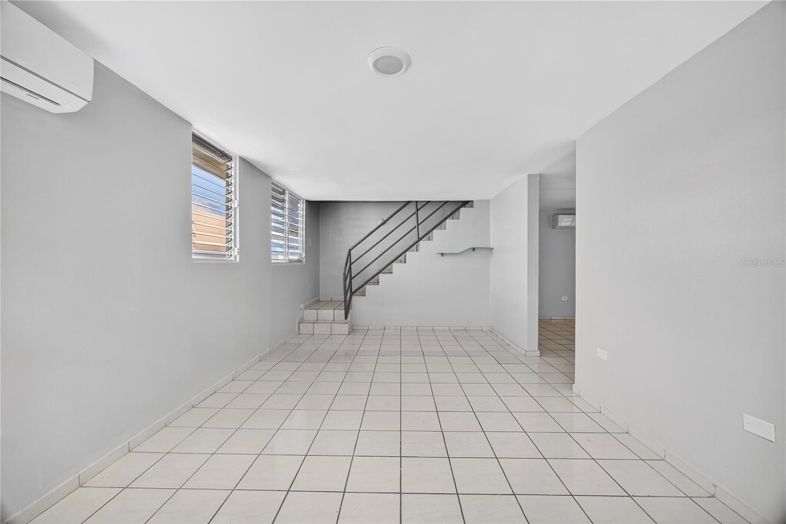 757 ENRIQUE LAGUERRE