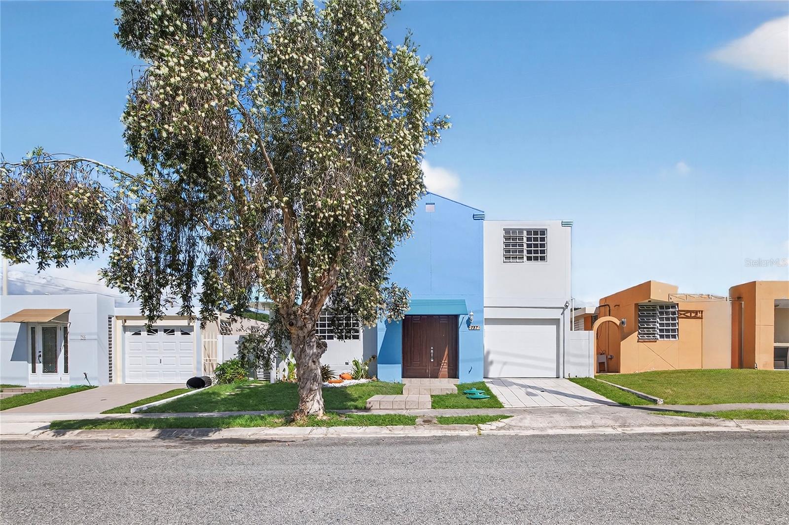 757 ENRIQUE LAGUERRE