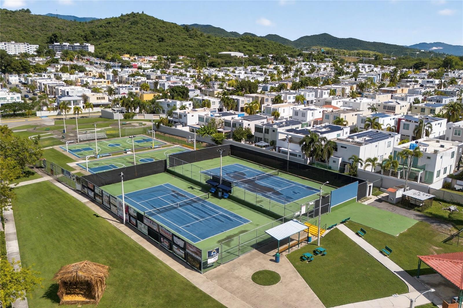 757 ENRIQUE LAGUERRE