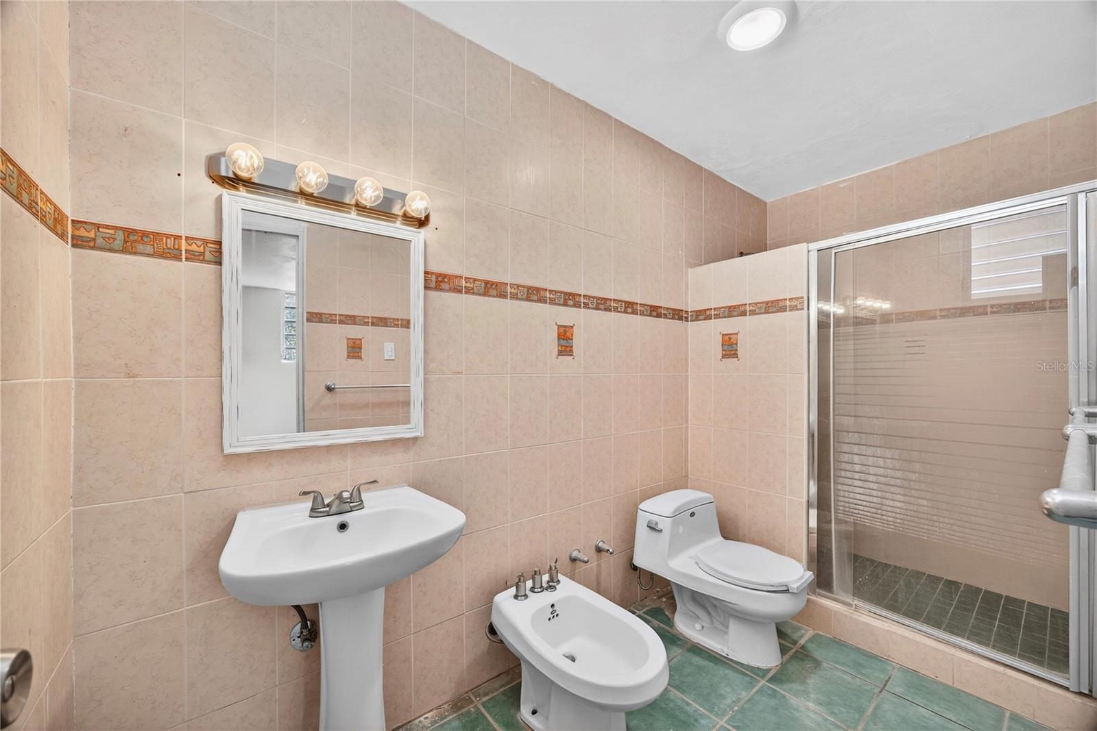 757 ENRIQUE LAGUERRE