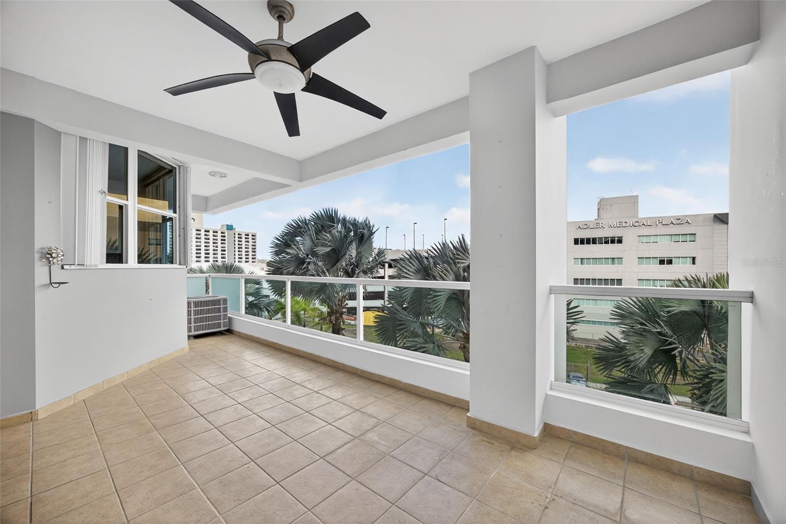 596 AVE. TTE CESAR LUIS GONZALEZ #411