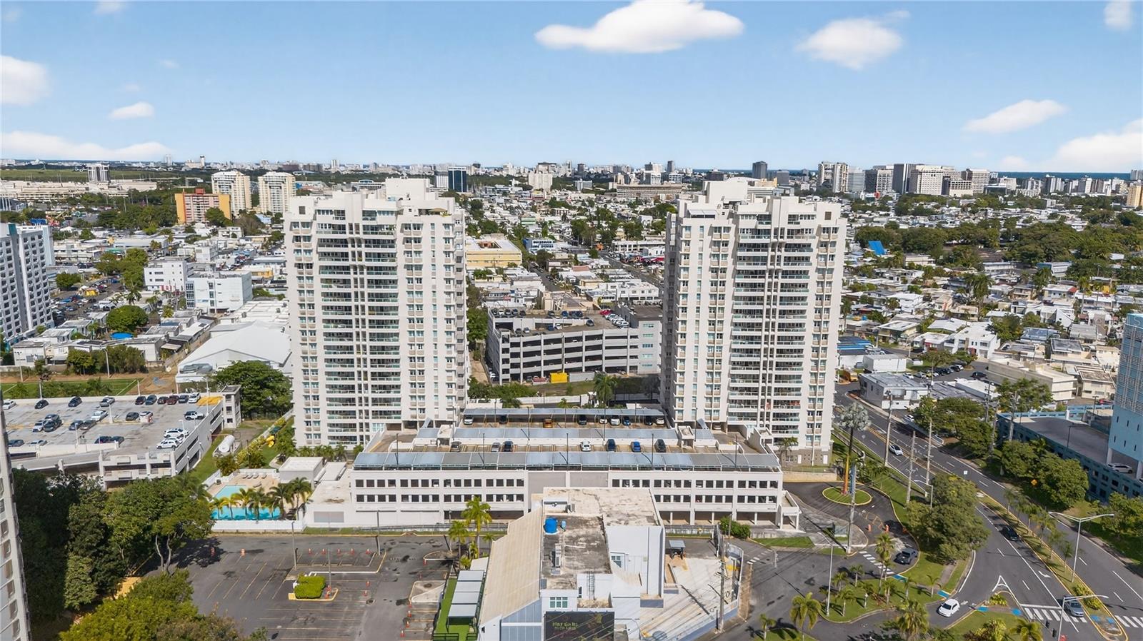 596 AVE. TTE CESAR LUIS GONZALEZ #411