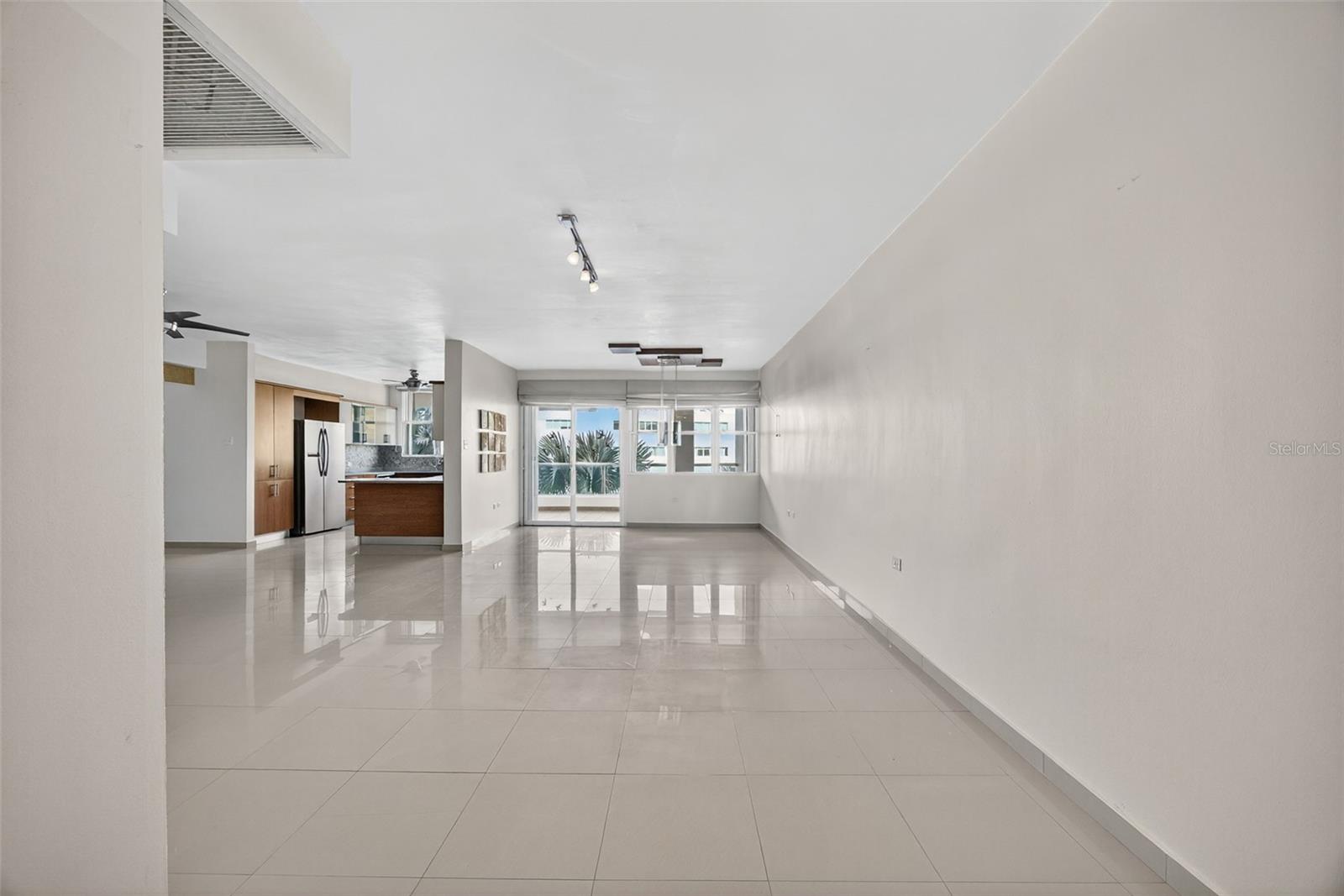 596 AVE. TTE CESAR LUIS GONZALEZ #411