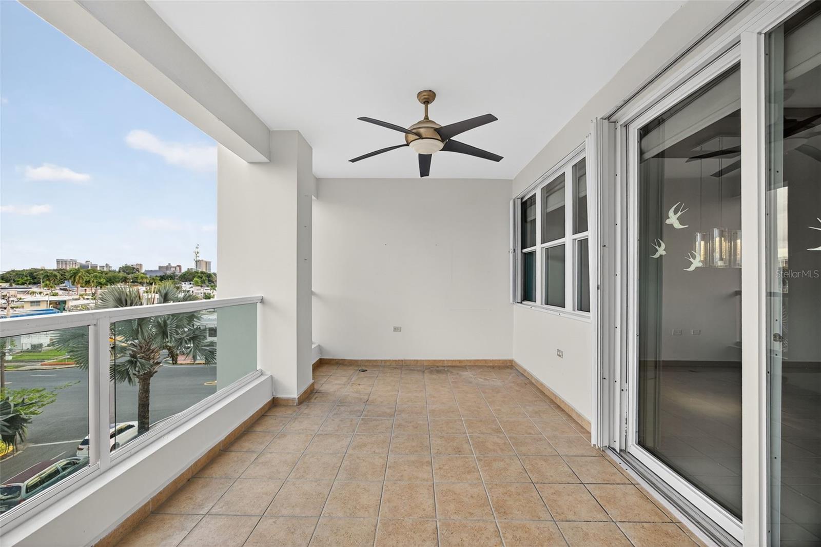 596 AVE. TTE CESAR LUIS GONZALEZ #411