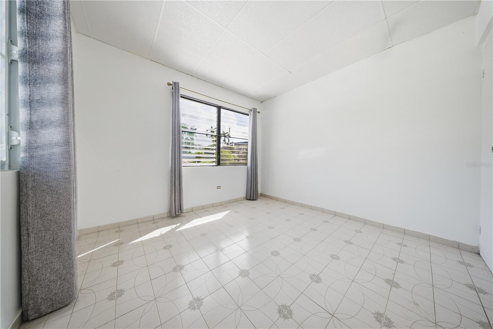 COMM MIRANDA BO. ALMIRANTE SUR #249