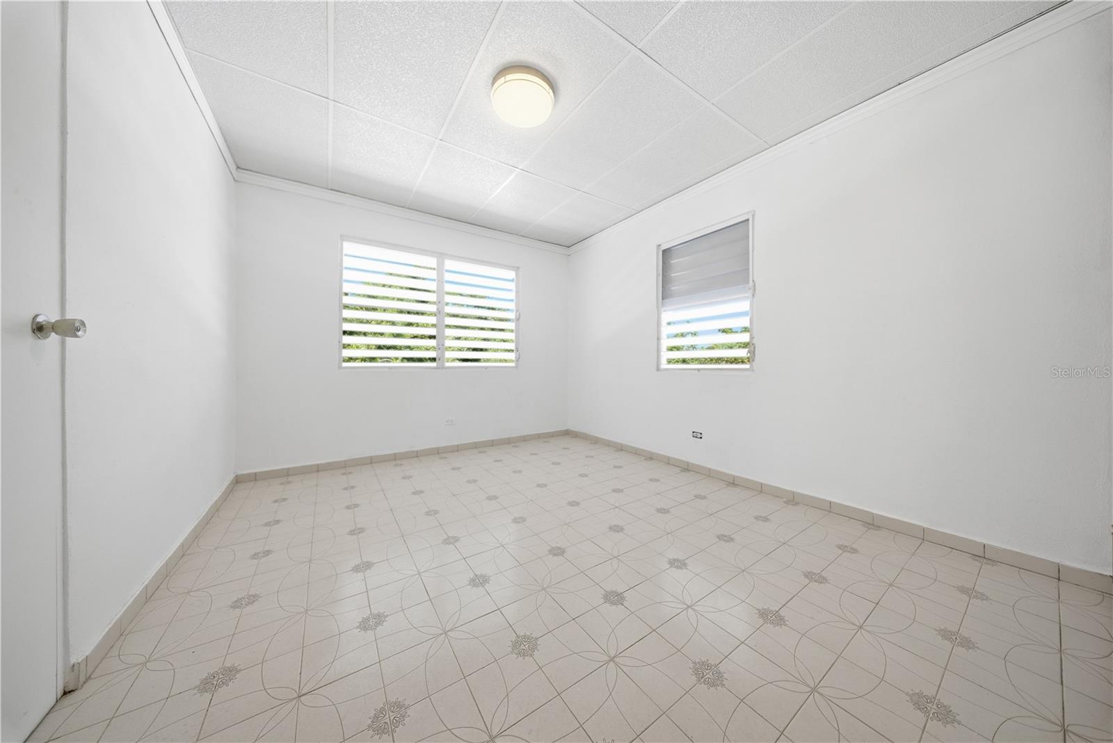 COMM MIRANDA BO. ALMIRANTE SUR #249