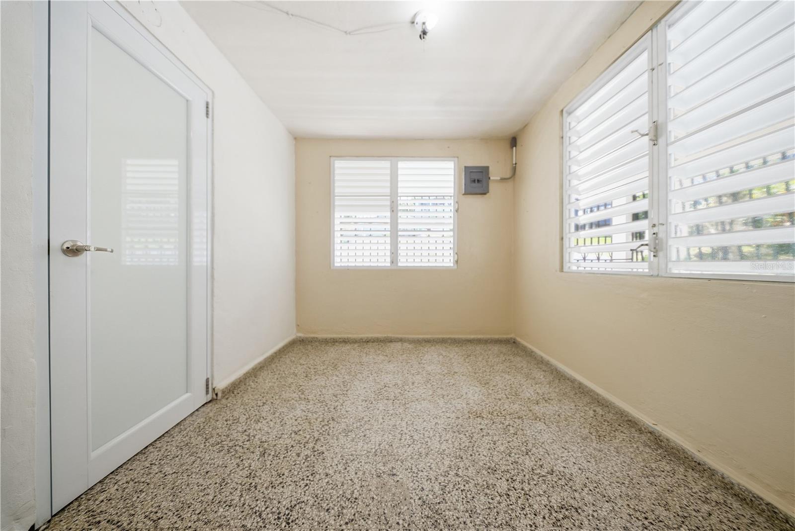 COMM MIRANDA BO. ALMIRANTE SUR #249