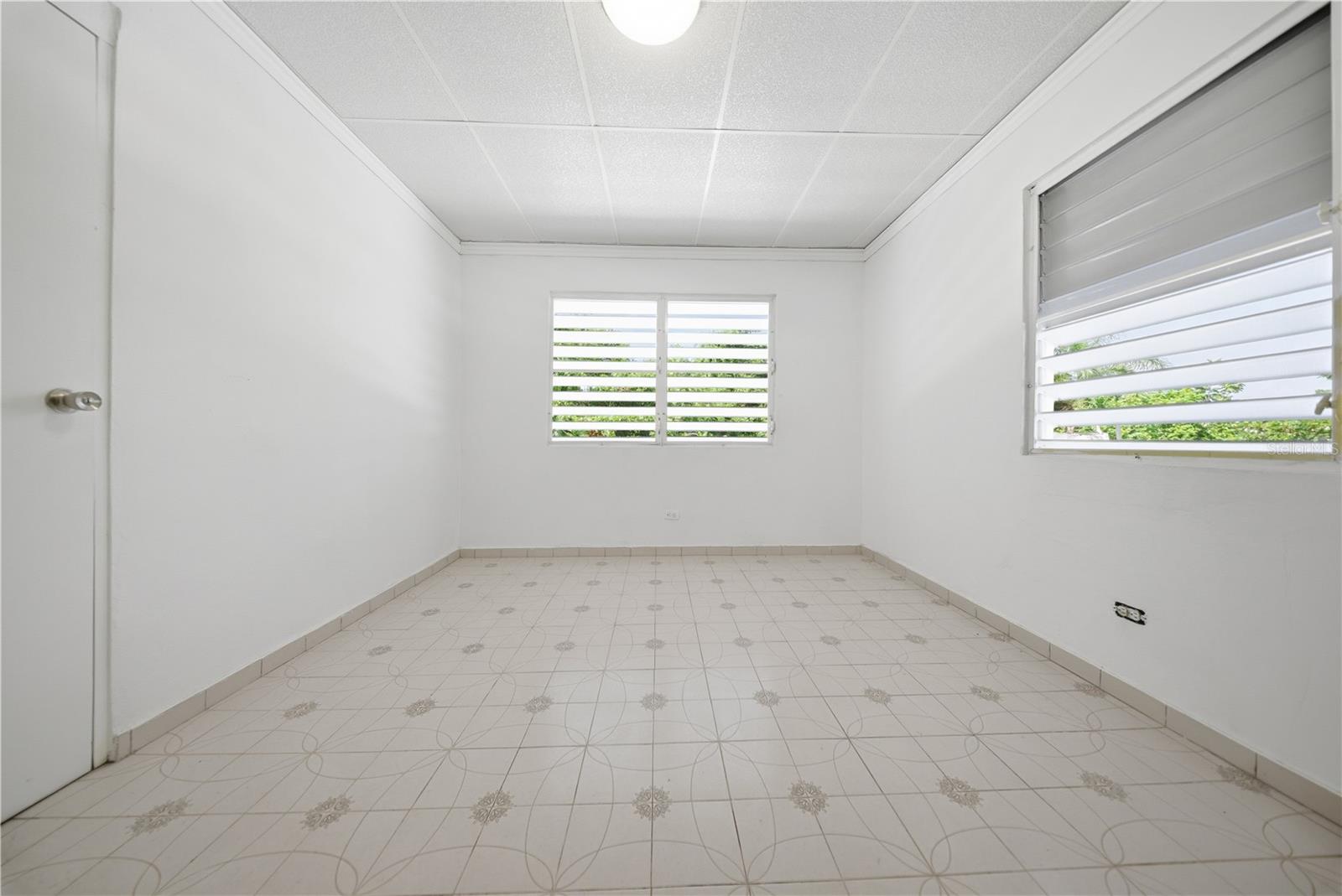 COMM MIRANDA BO. ALMIRANTE SUR #249