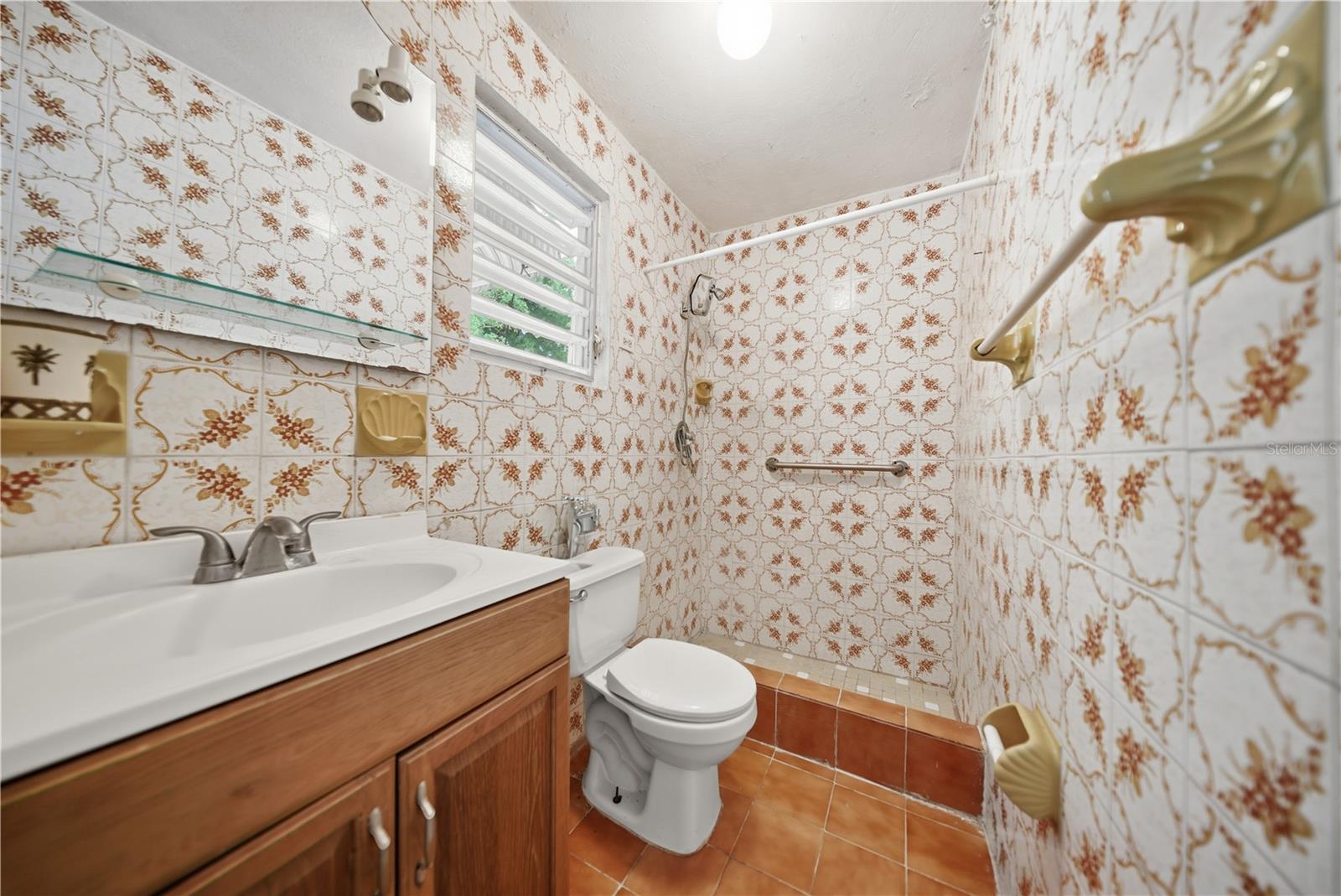 COMM MIRANDA BO. ALMIRANTE SUR #249