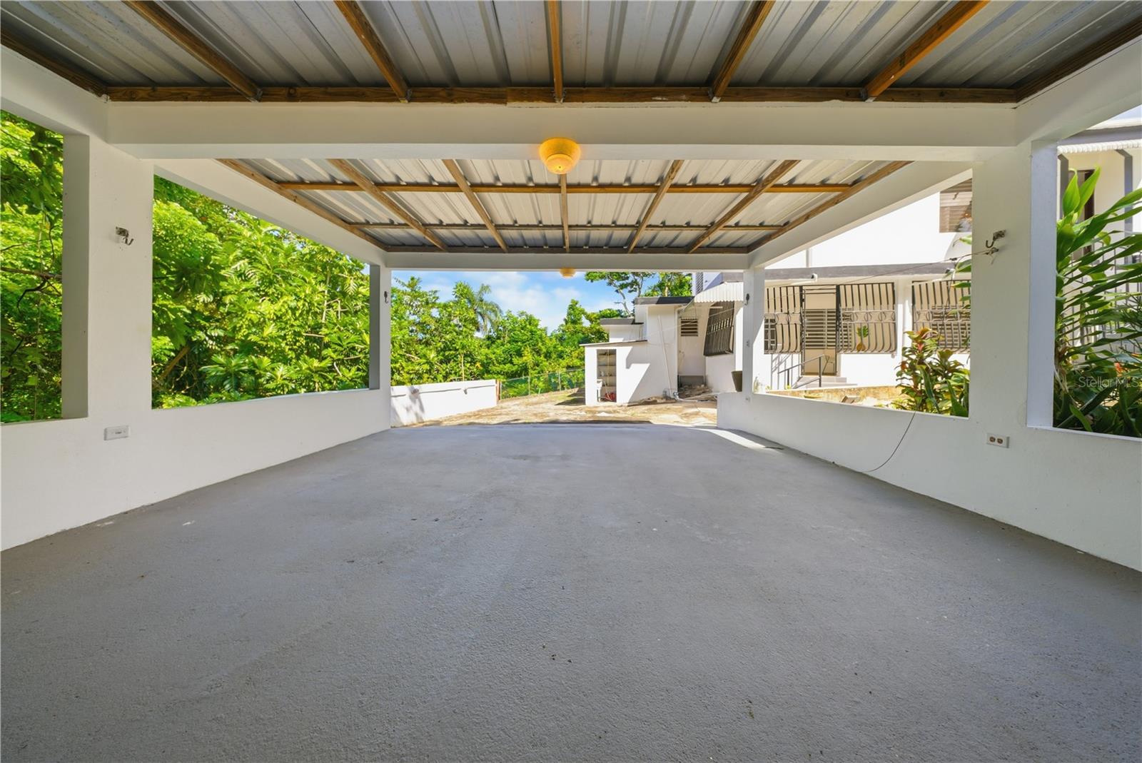 COMM MIRANDA BO. ALMIRANTE SUR #249