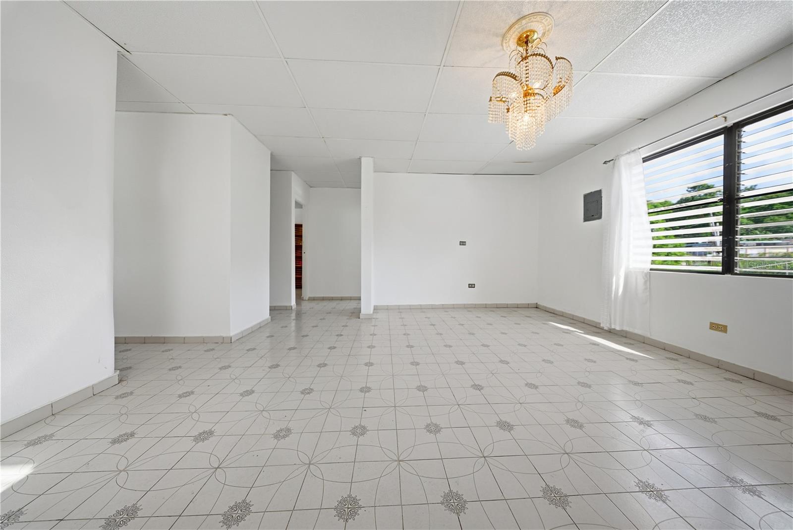 COMM MIRANDA BO. ALMIRANTE SUR #249