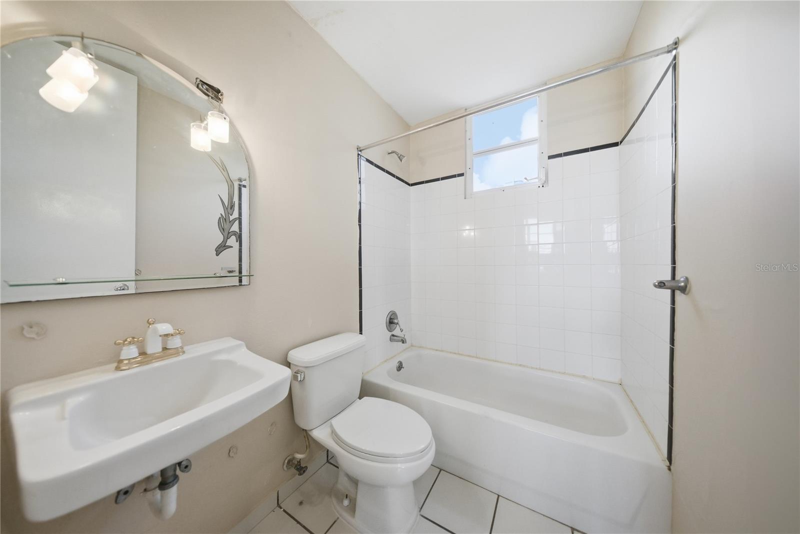 F 101 COSTA ESMERALDA #101