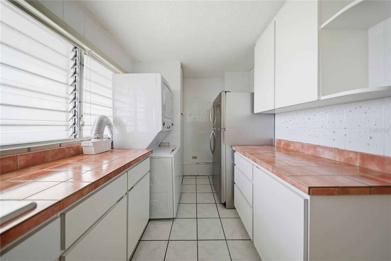 4327 AV. ISLA VERDE #501