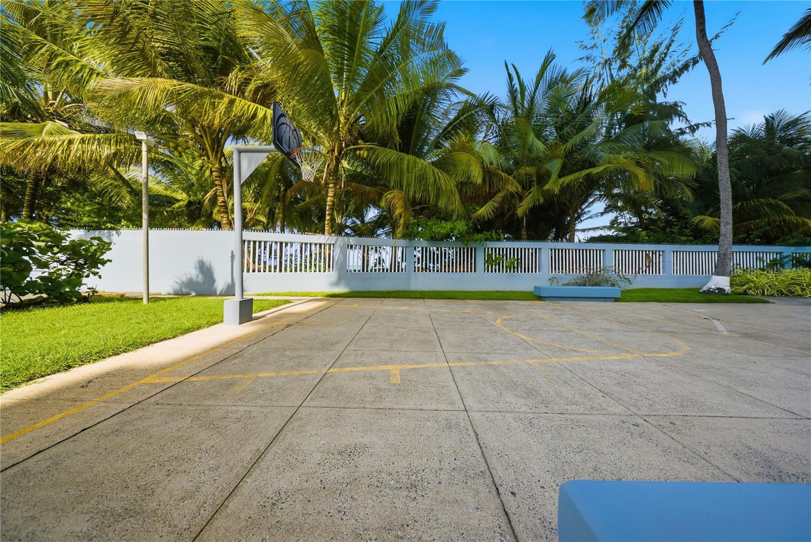 4327 AV. ISLA VERDE #501