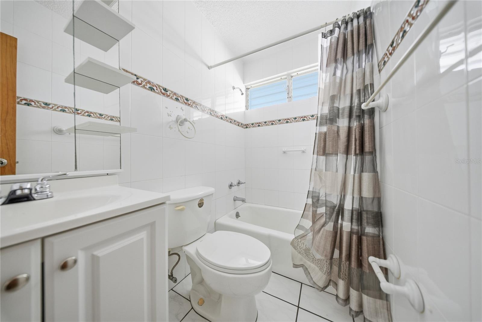 4327 AV. ISLA VERDE #501