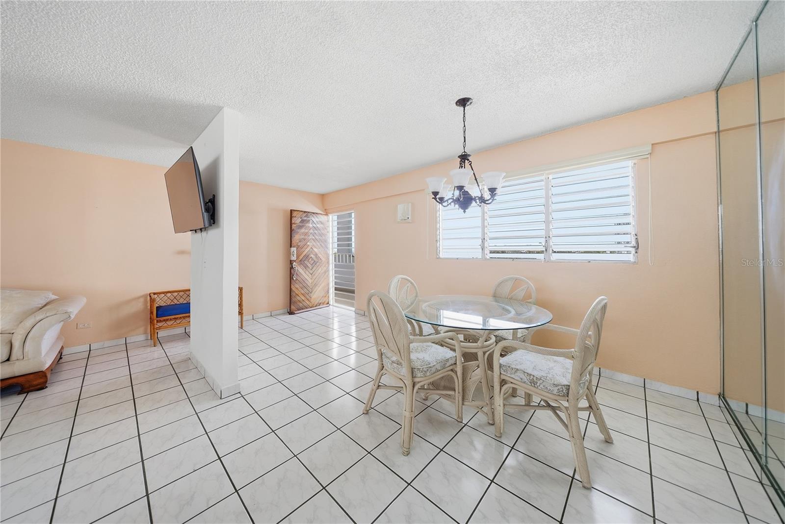 4327 AV. ISLA VERDE #501