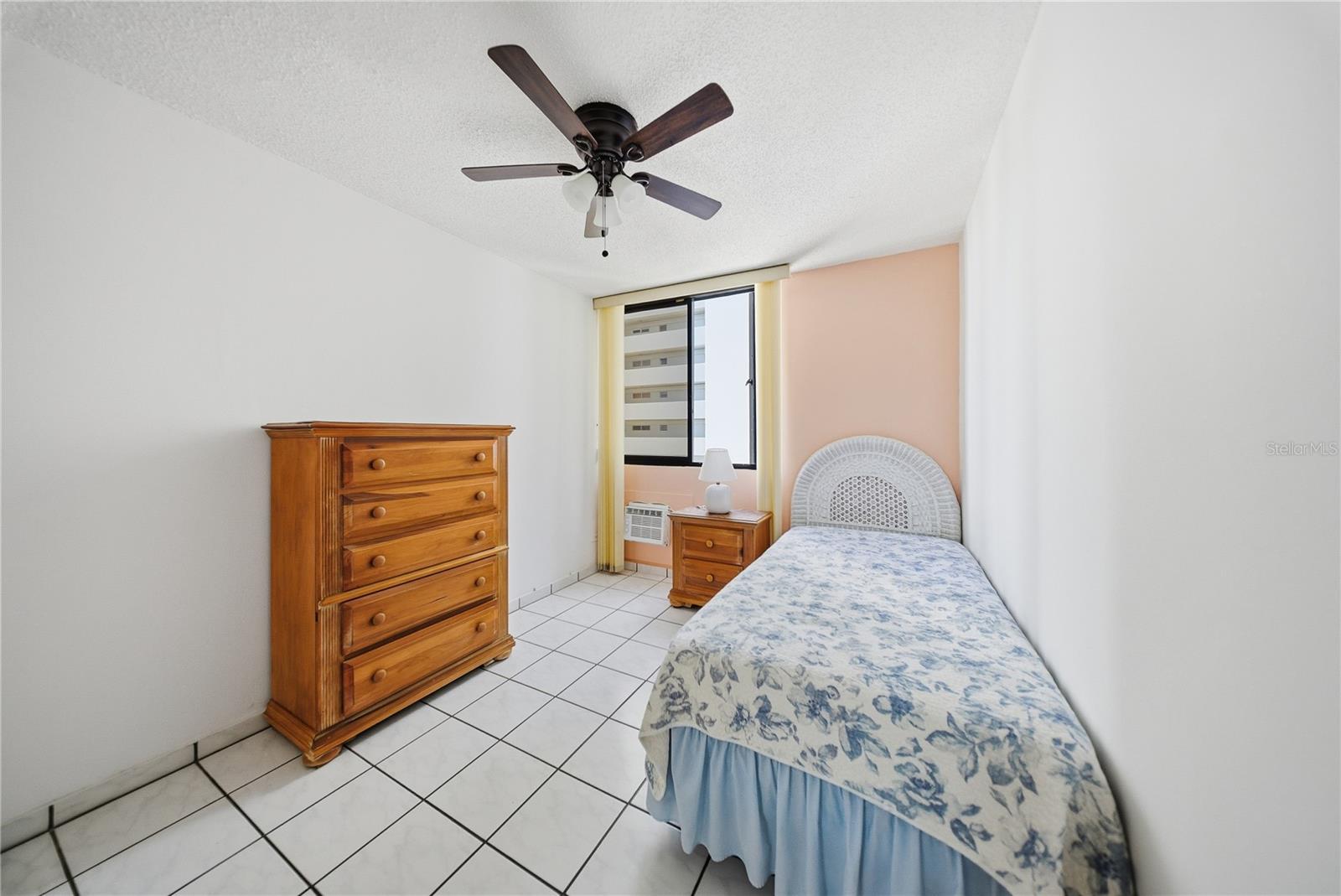 4327 AV. ISLA VERDE #501