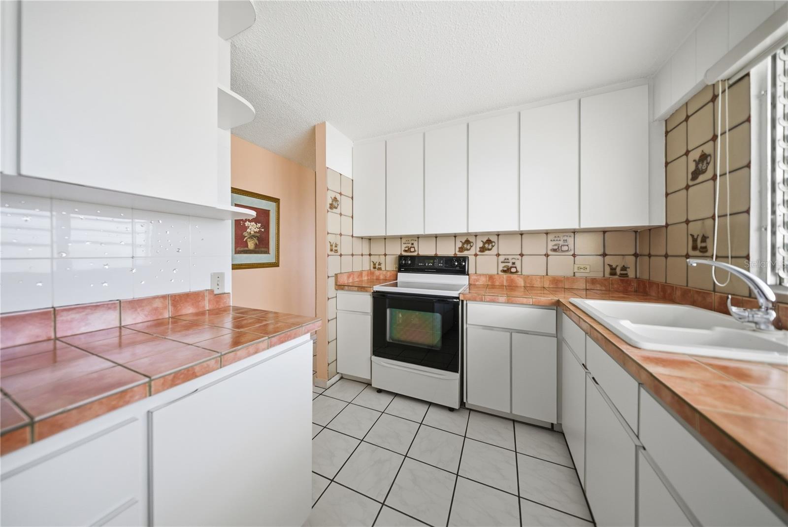 4327 AV. ISLA VERDE #501