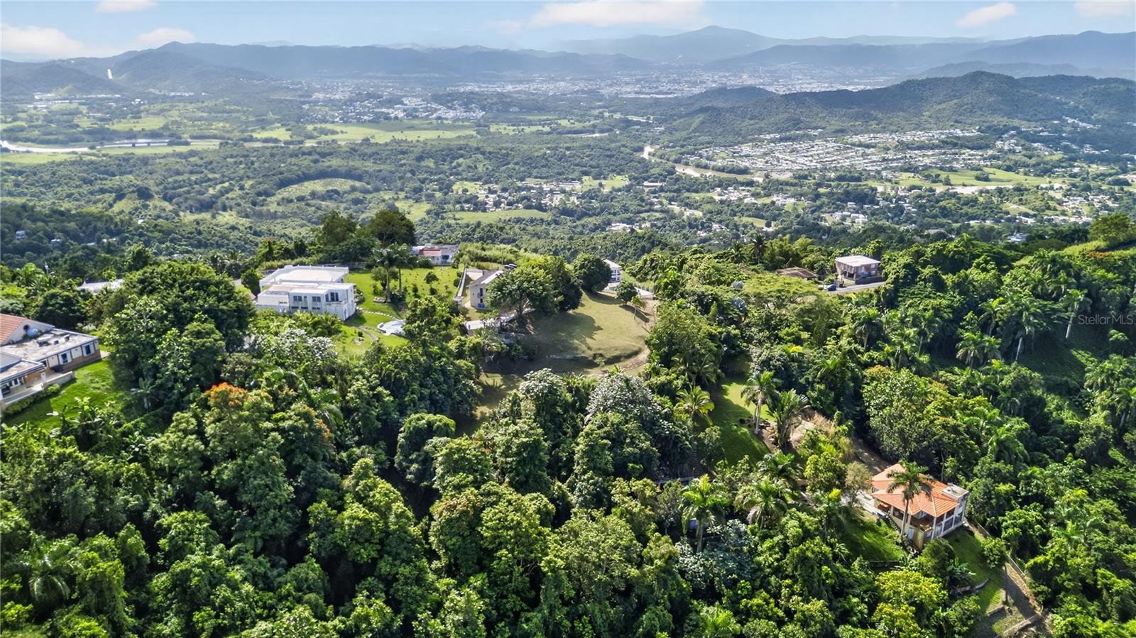 PR-942 KM 3.0 JAGUAS LOMAS