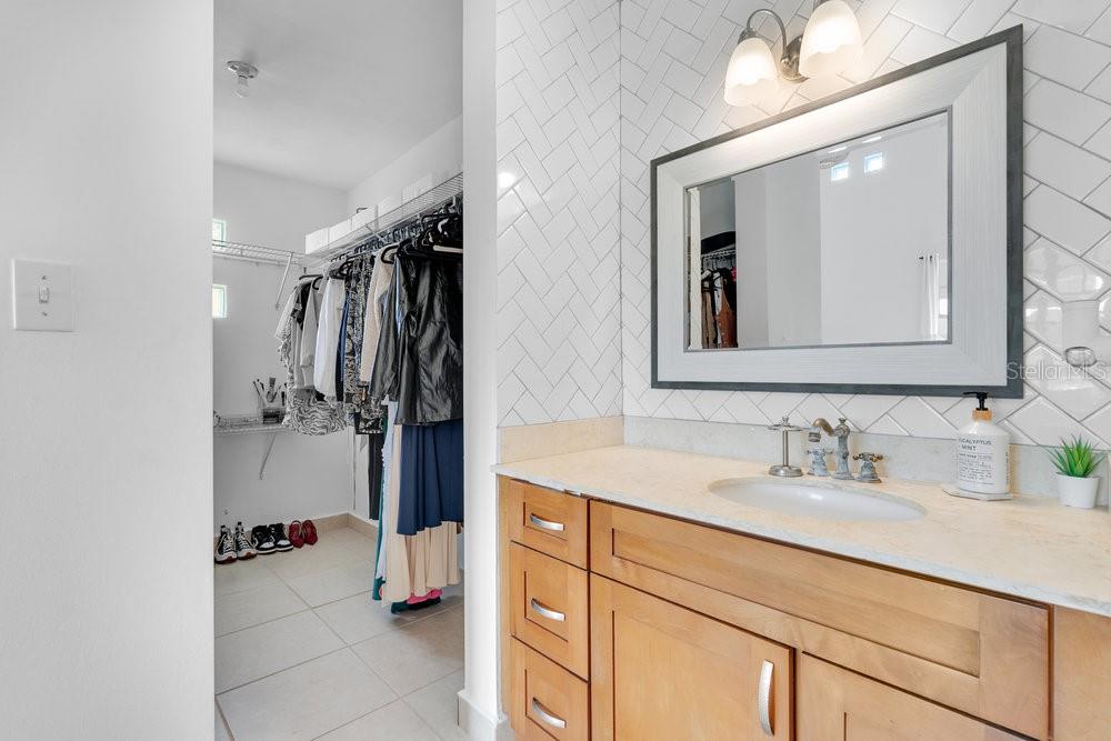 100 Espiritu Santo VILLA SANTA CECILIA AVE #7405