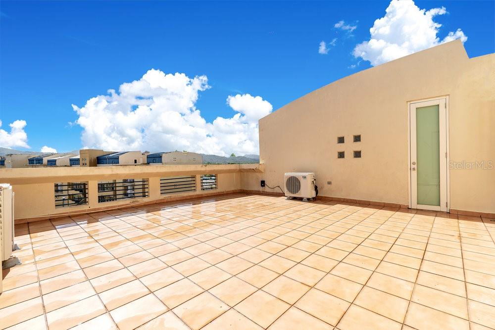 100 Espiritu Santo VILLA SANTA CECILIA AVE #7405