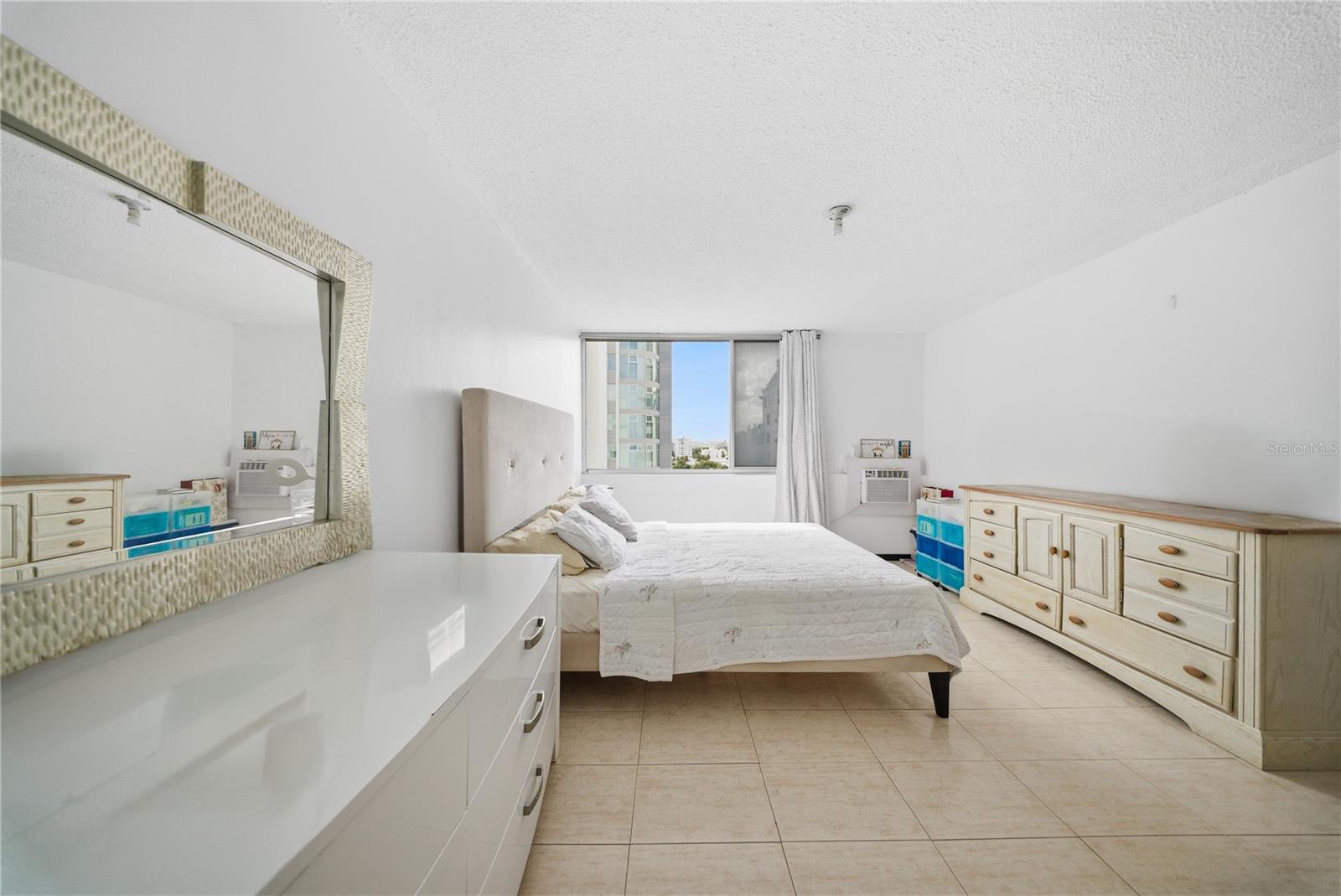 1035 ASHFORD AVE MIRADOR DE CONDADO #1107