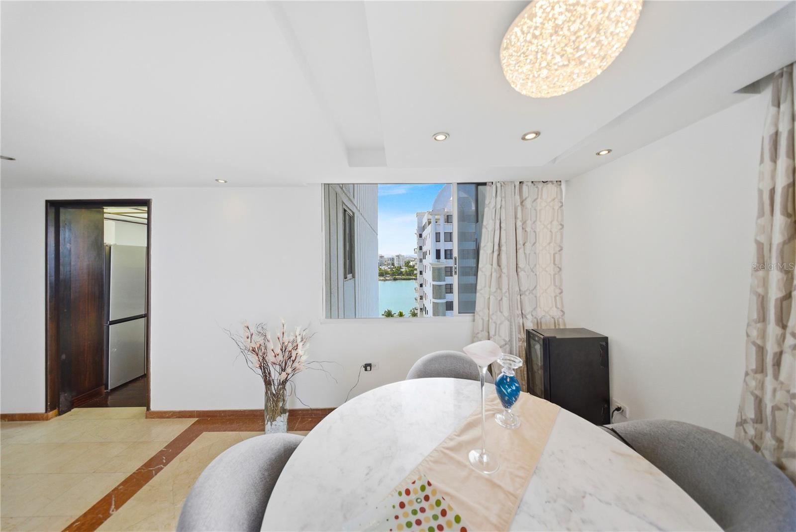 1035 ASHFORD AVE MIRADOR DE CONDADO #1107