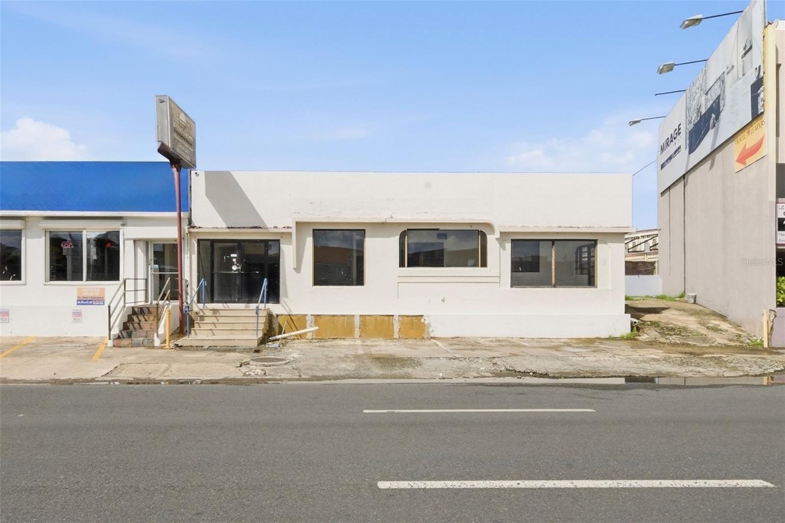 1107 AVENIDA ROOSEVELT