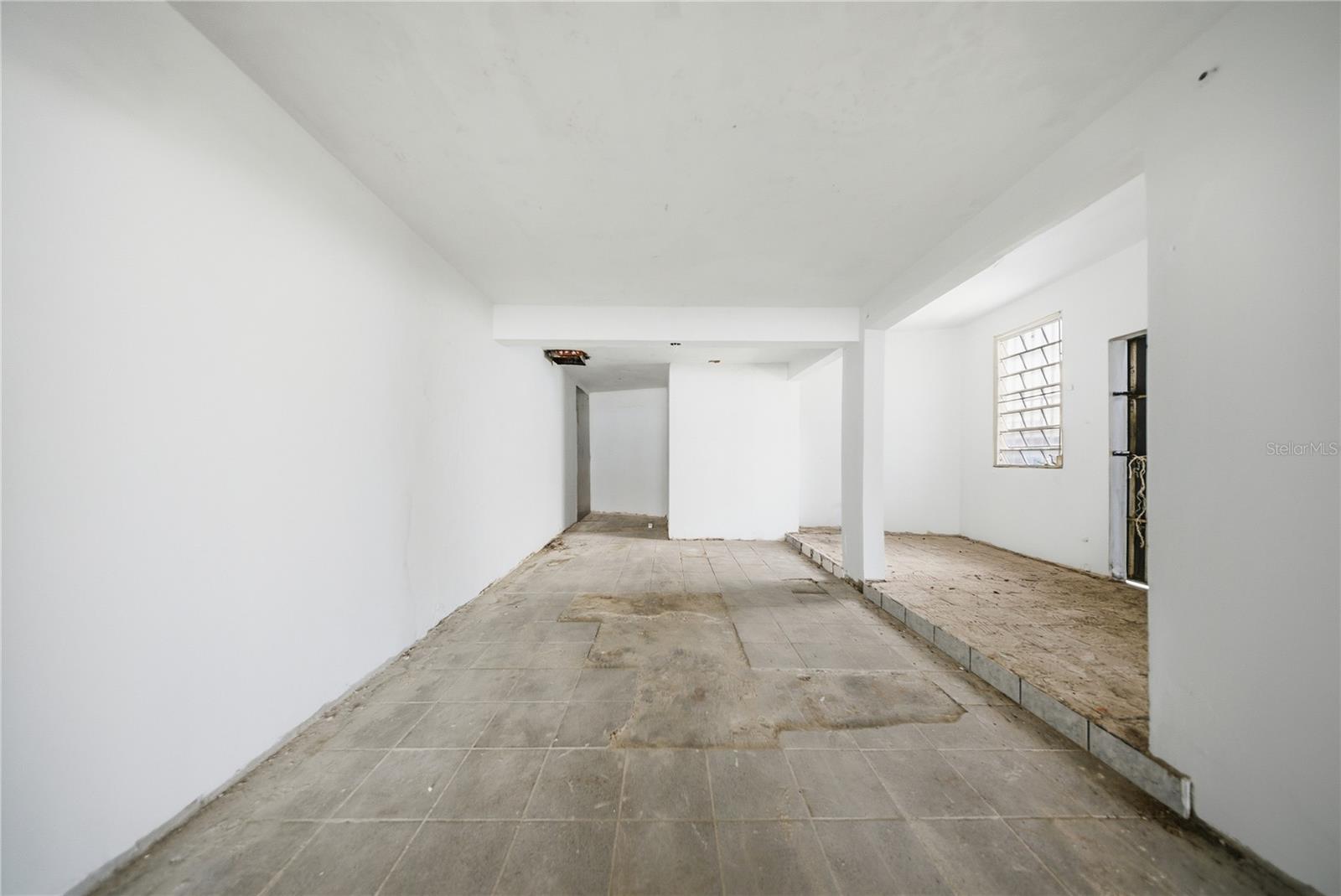 1107 AVENIDA ROOSEVELT