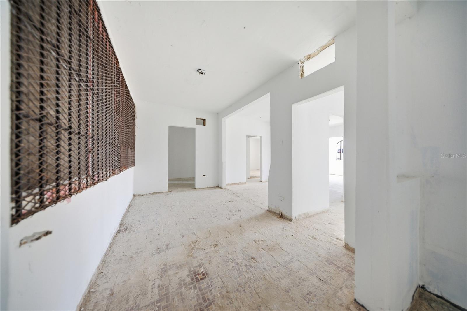 1107 AVENIDA ROOSEVELT