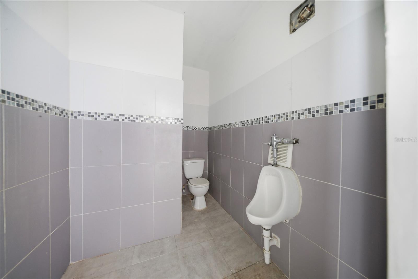 1107 AVENIDA ROOSEVELT