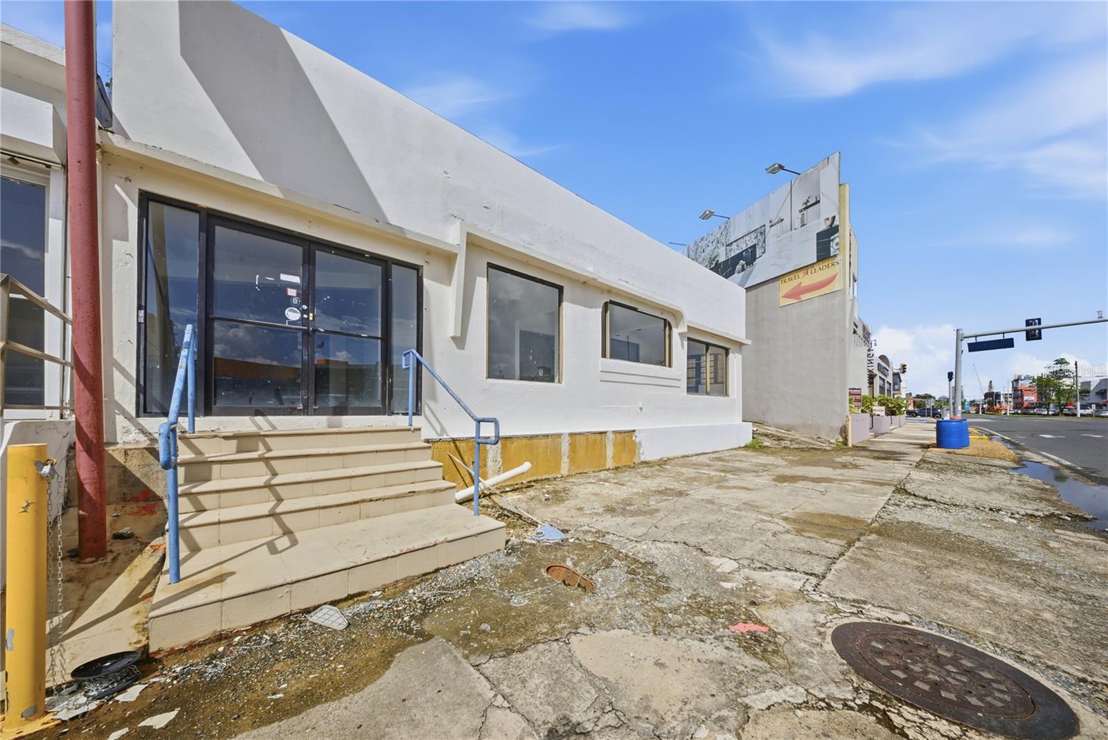 1107 AVENIDA ROOSEVELT