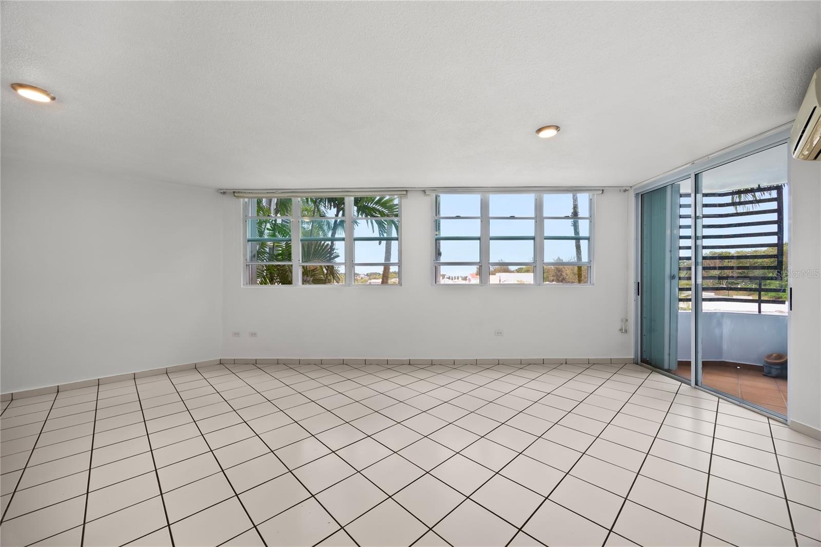 1500 AVE MONTEHIEDRA #303