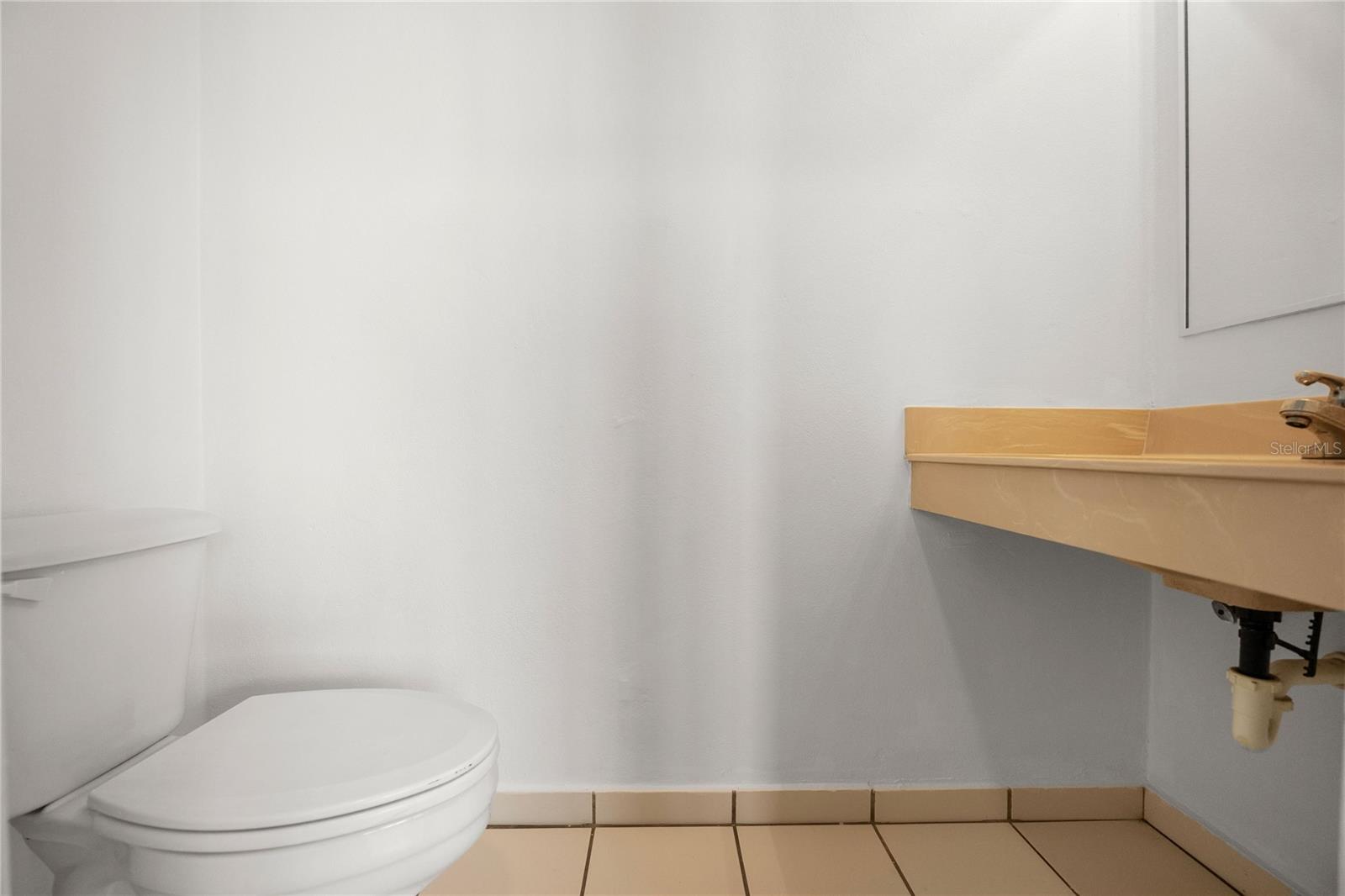 1500 AVE MONTEHIEDRA #303