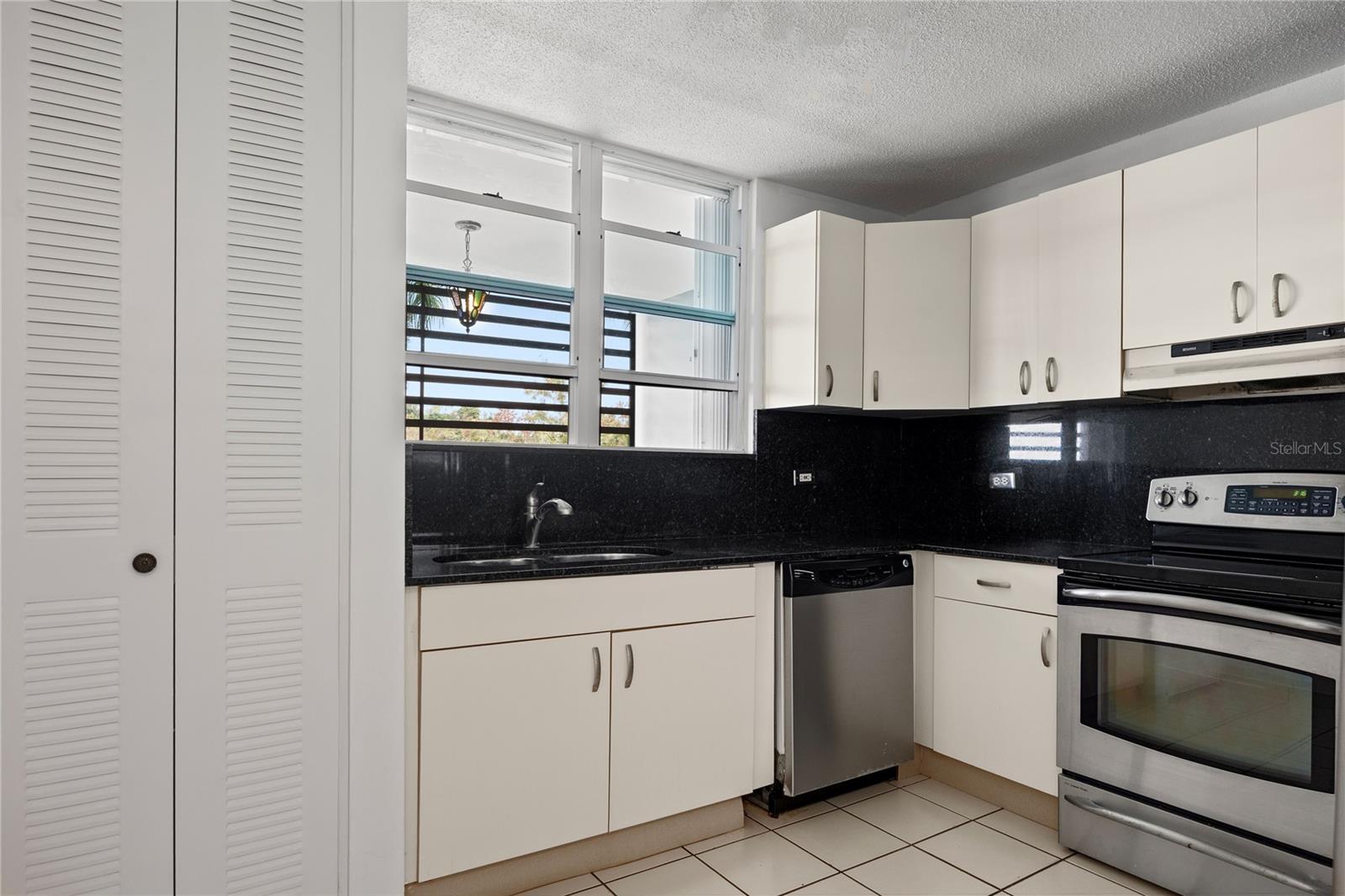 1500 AVE MONTEHIEDRA #303