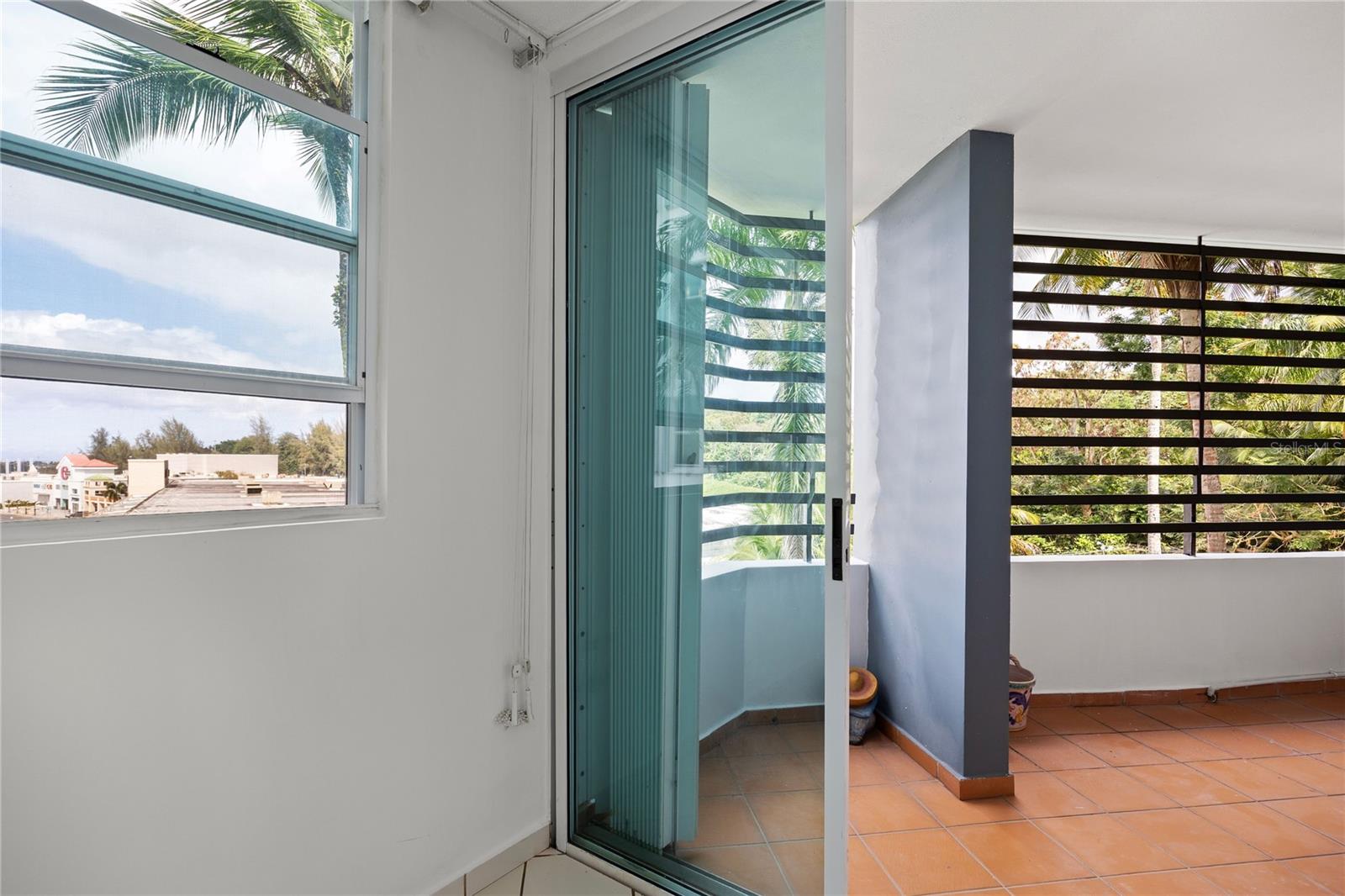 1500 AVE MONTEHIEDRA #303