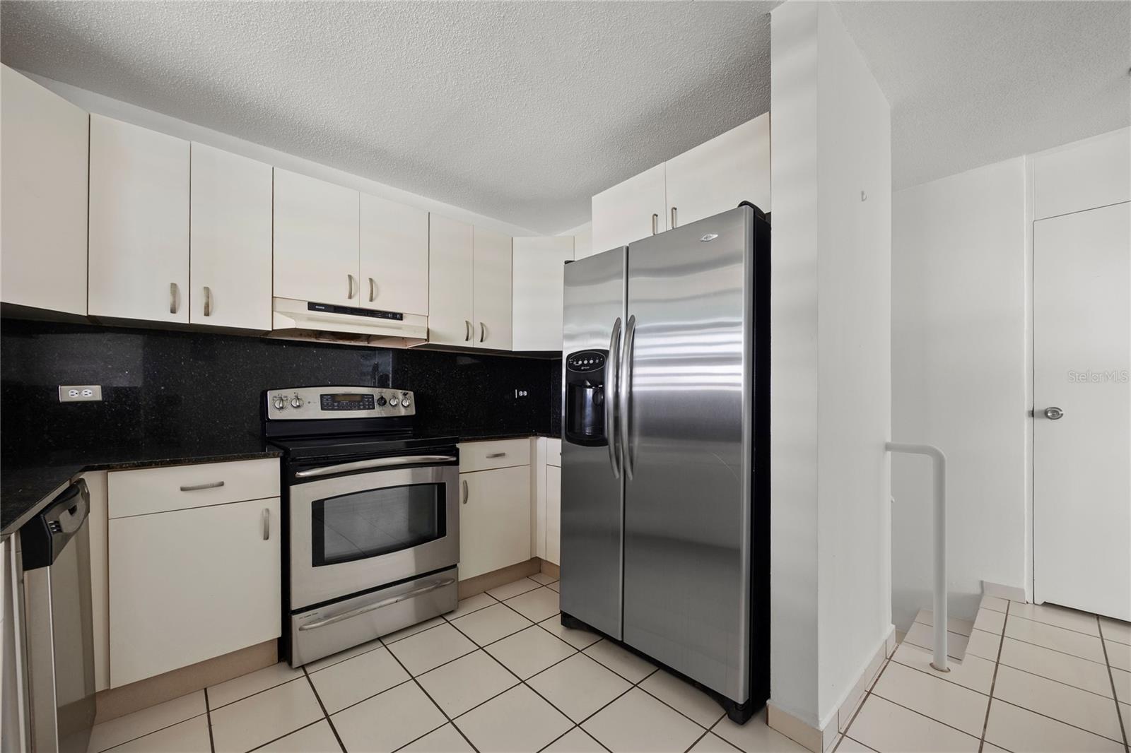 1500 AVE MONTEHIEDRA #303