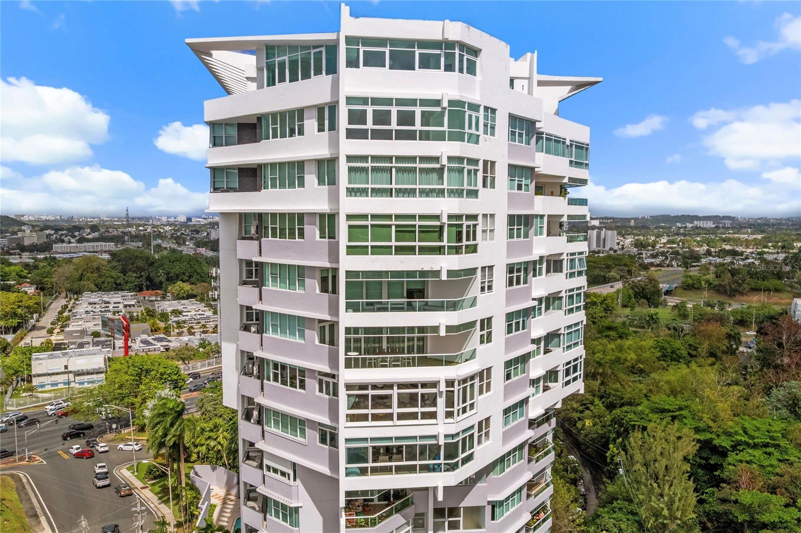 14 CARR 833 LA CIMA DE TORRIMAR #1001