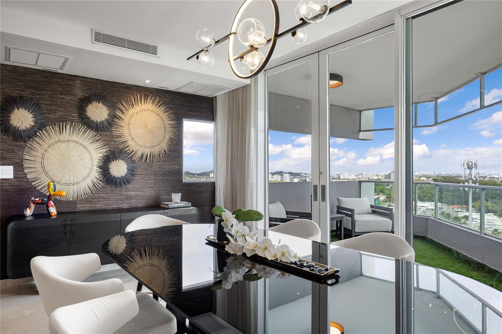 14 CARR 833 LA CIMA DE TORRIMAR #1001