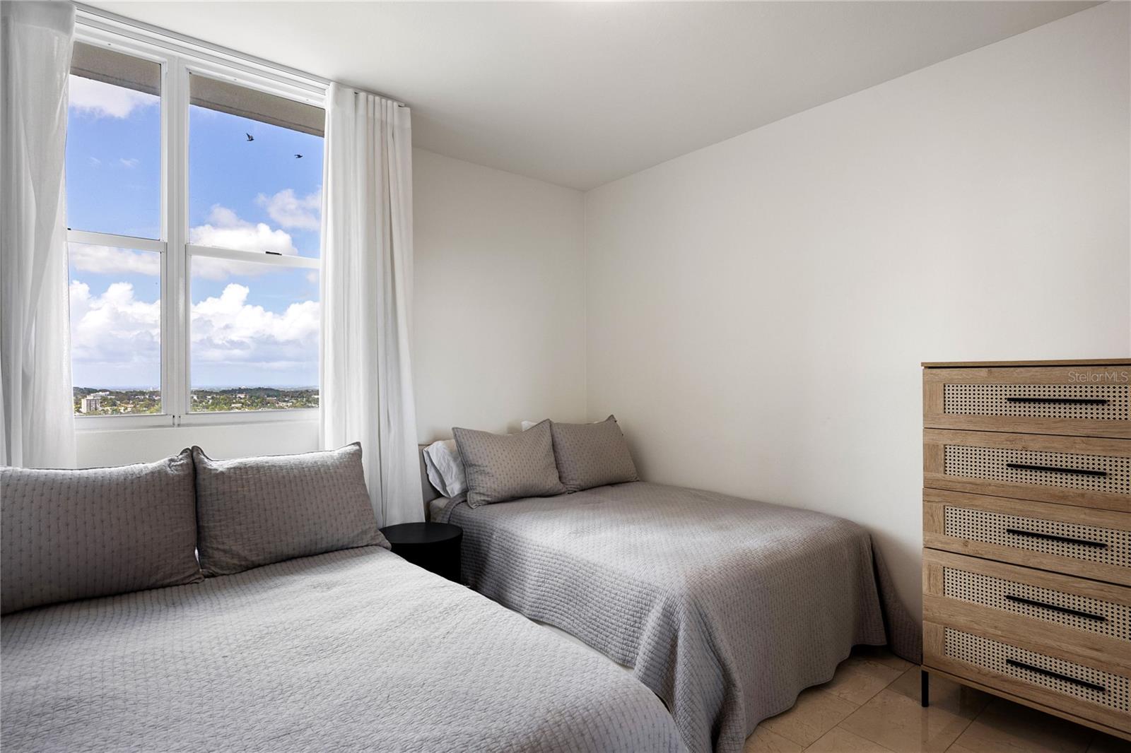 14 CARR 833 LA CIMA DE TORRIMAR #1001