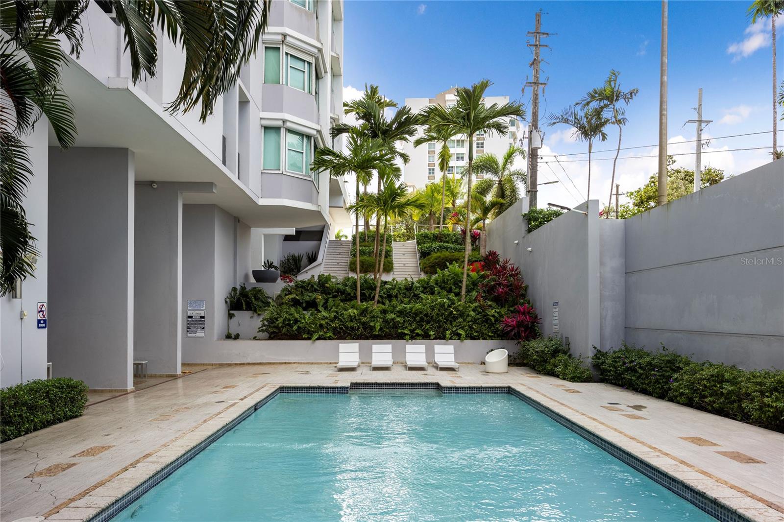 14 CARR 833 LA CIMA DE TORRIMAR #1001