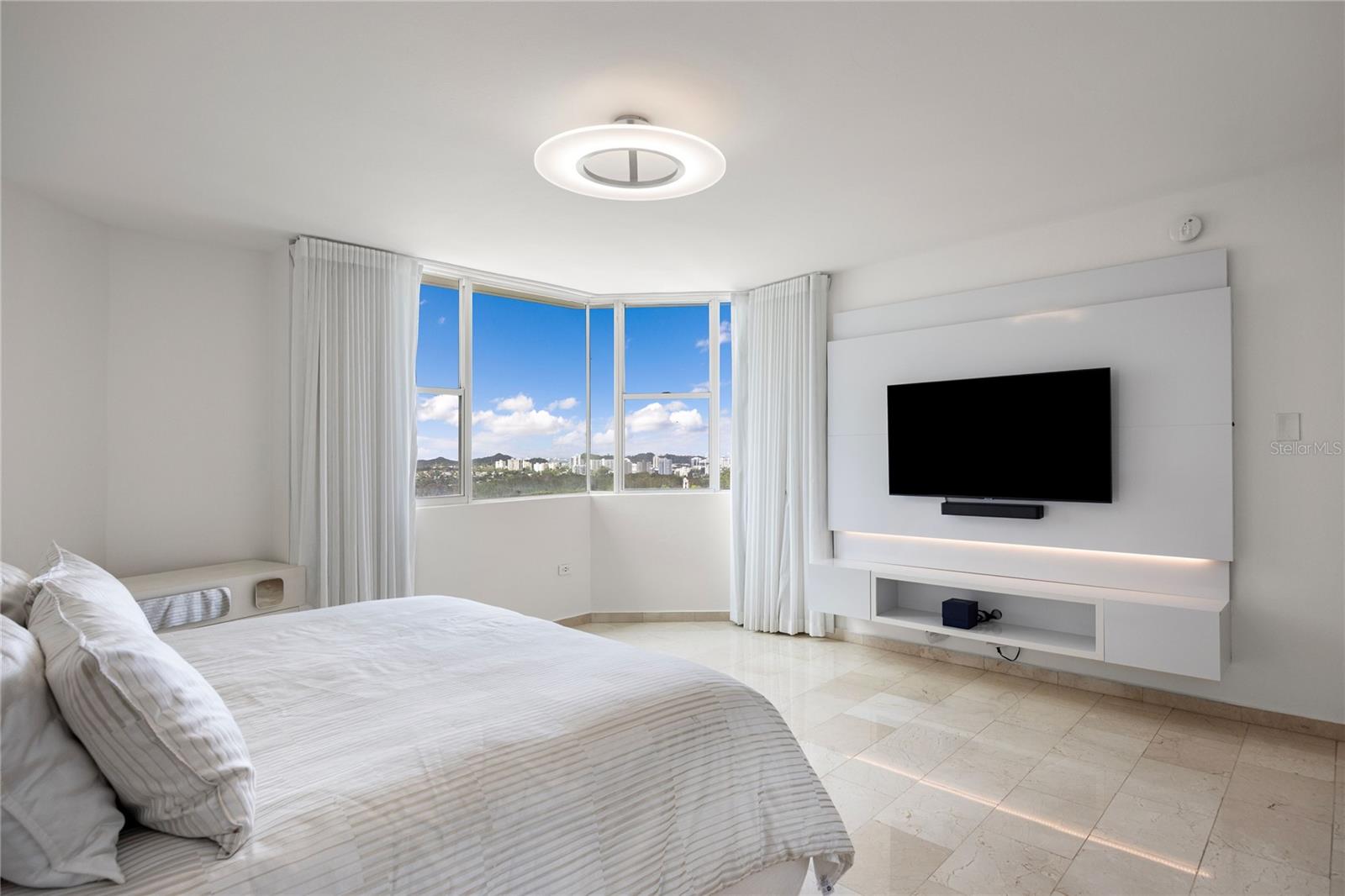 14 CARR 833 LA CIMA DE TORRIMAR #1001