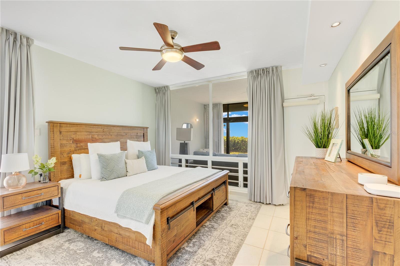 140 BEACH VILLAGE DR #140