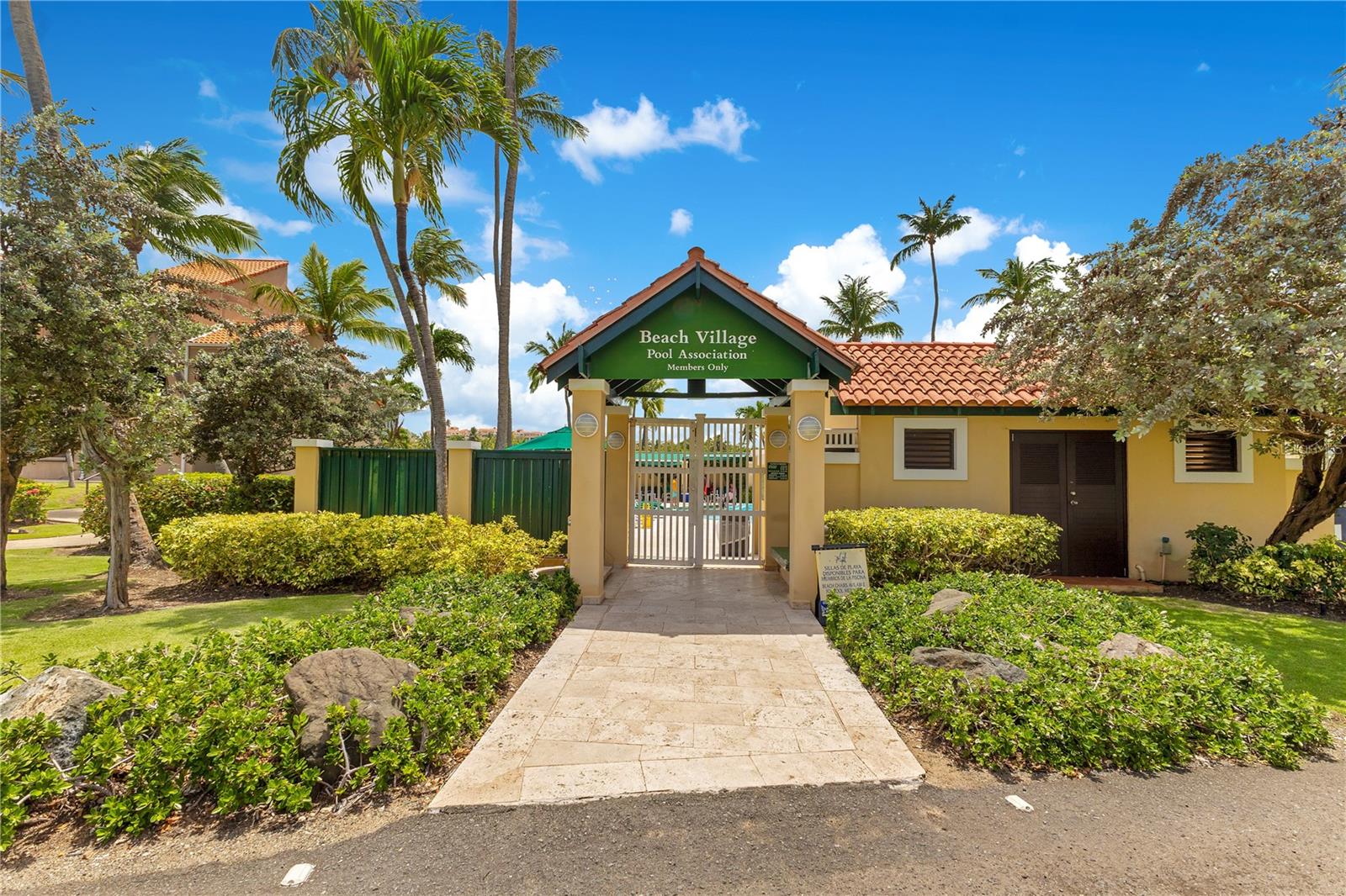 140 BEACH VILLAGE DR #140