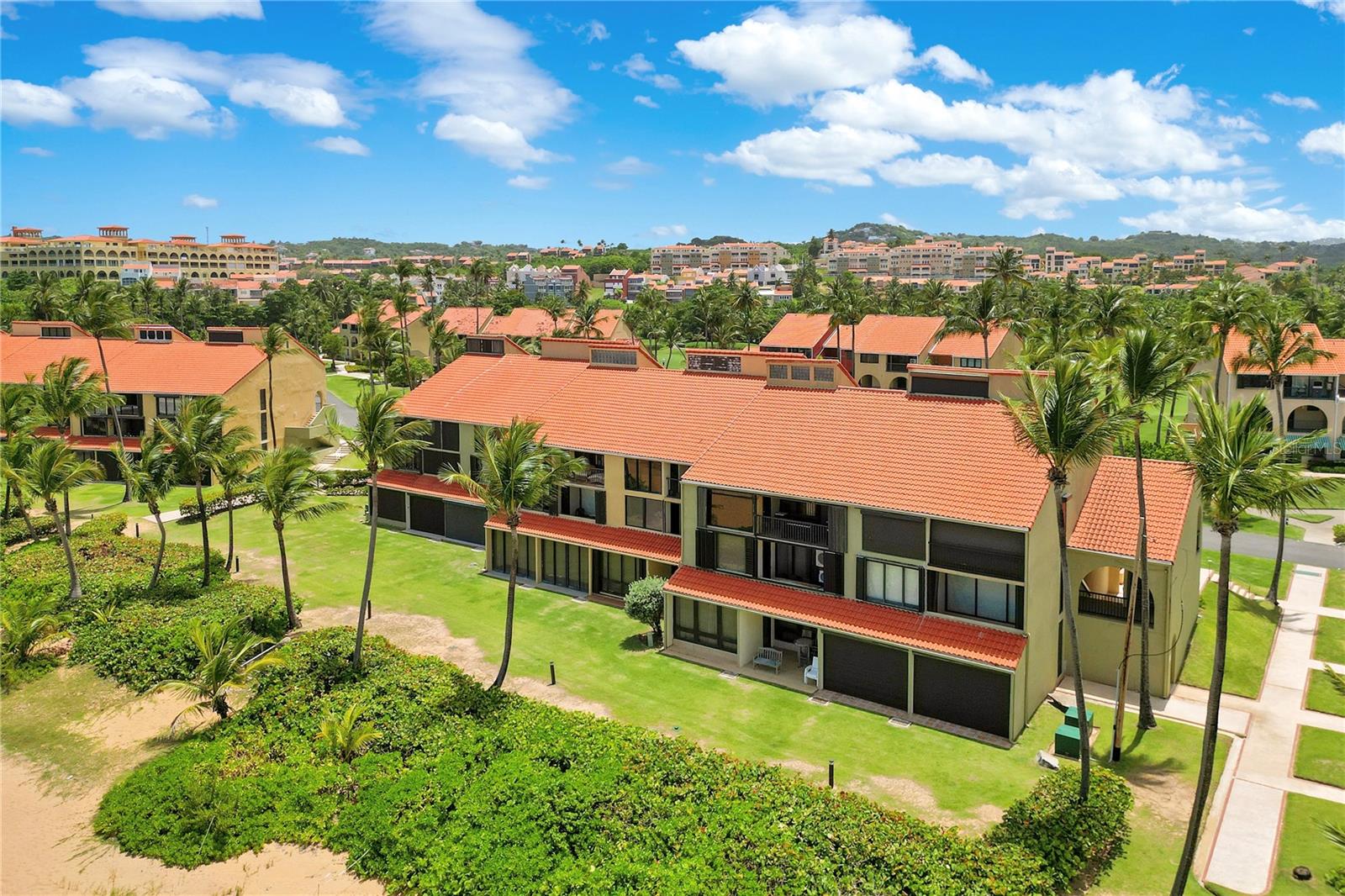 140 BEACH VILLAGE DR #140