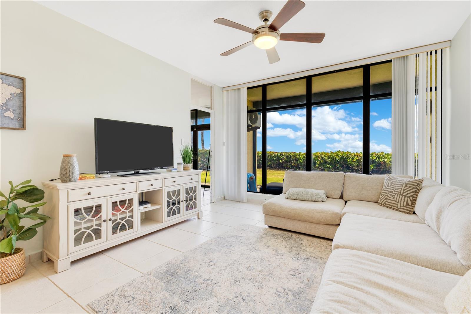 140 BEACH VILLAGE DR #140