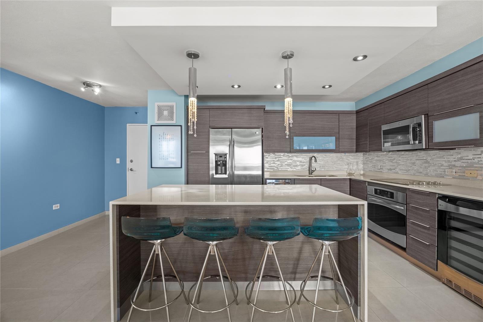 303 VILLAMIL #1904