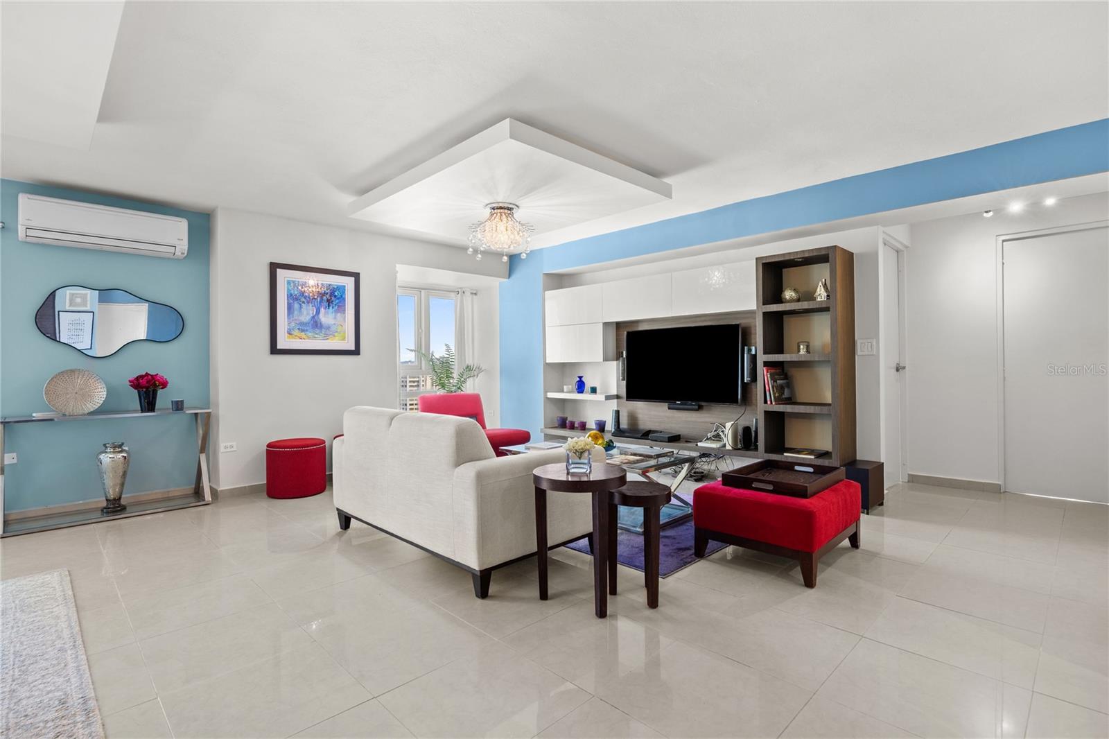 303 VILLAMIL #1904