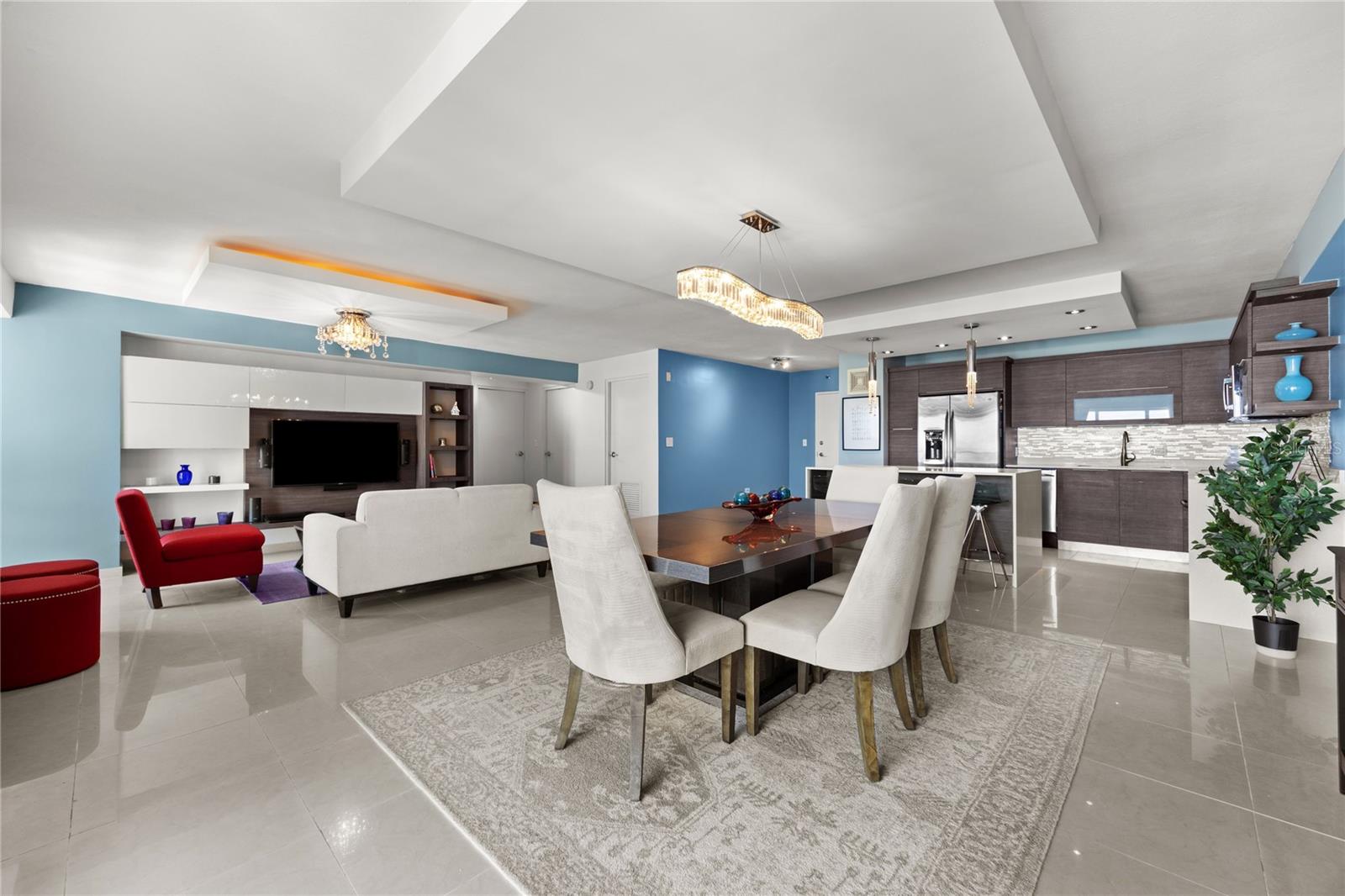 303 VILLAMIL #1904