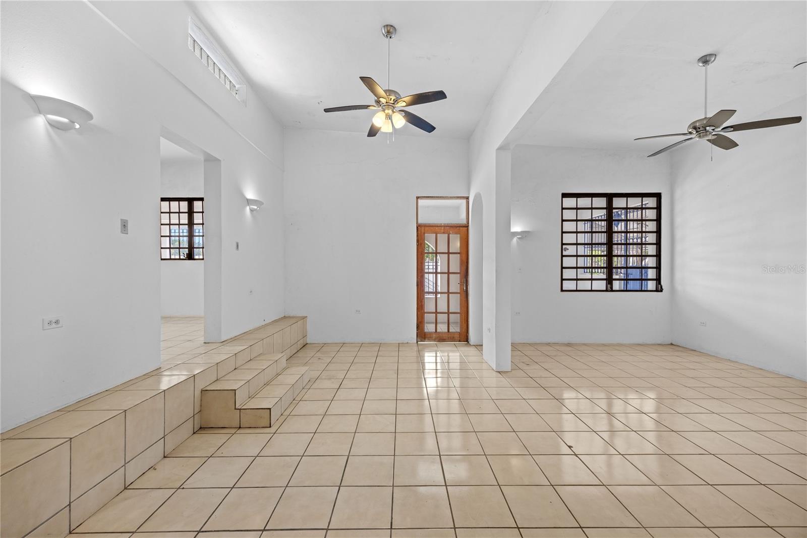 CAPARRA HEIGHTS J-42 ESCORIAL AVE